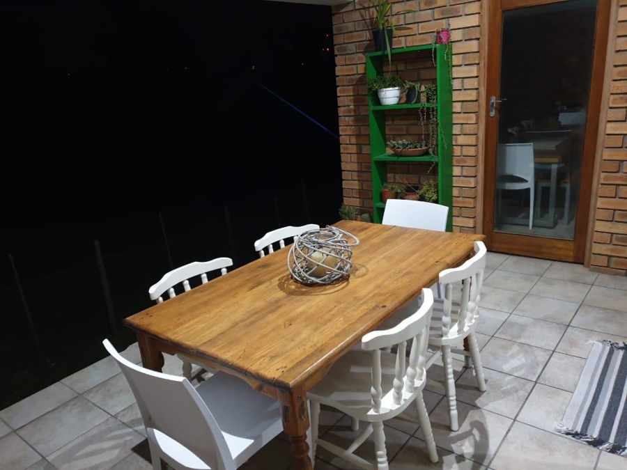 5 Bedroom Property for Sale in Summerpride Eastern Cape